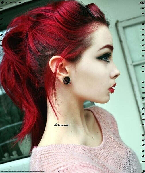 Покрасить волосы в красный ^^