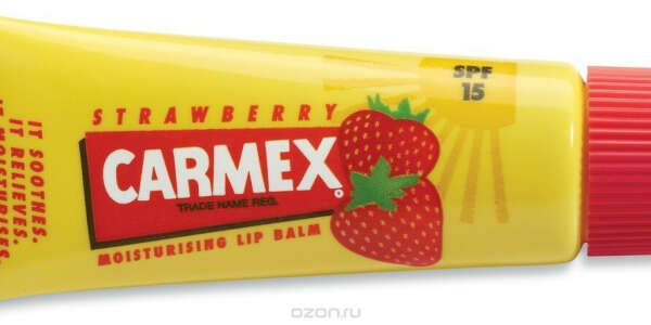 Carmex Бальзам для губ с ароматом клубники с защитой от воздействия ультрафиолета SPF15, туба в блистере