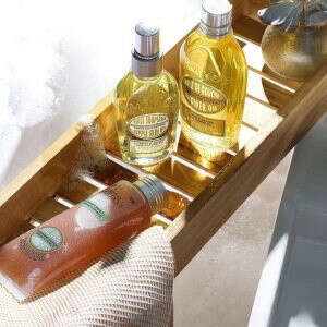 L’Occitane Almond Cleansing And Soothing Shower Oil