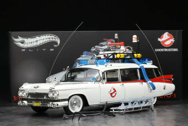 Машинка Hot Wheels 1:18 Ghostbusters Cadillac 1959 Alloy Model