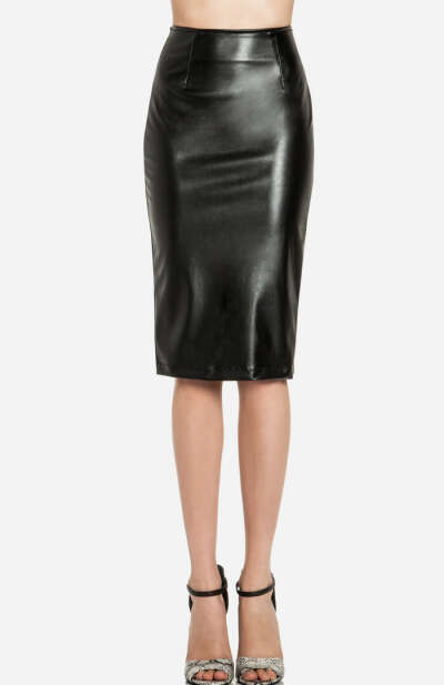 DailyLook: Leatherette Pencil Skirt