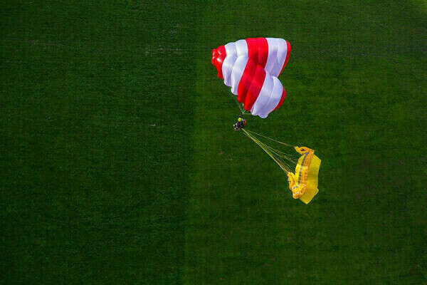 Управляемый запасной парашют Beamer