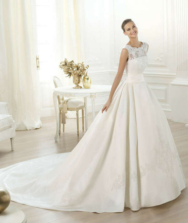 Laudin wedding dress by Pronovias