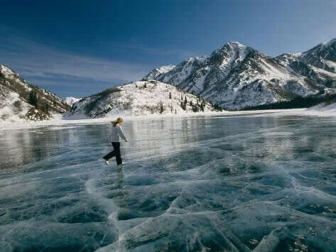 Покататься на коньках на замерзшем озере