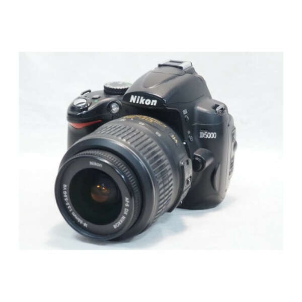 Nikon D5000 Kit