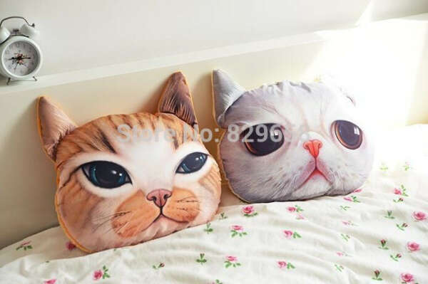 Подушка в форме головы кошки