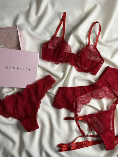 Red Muse Set