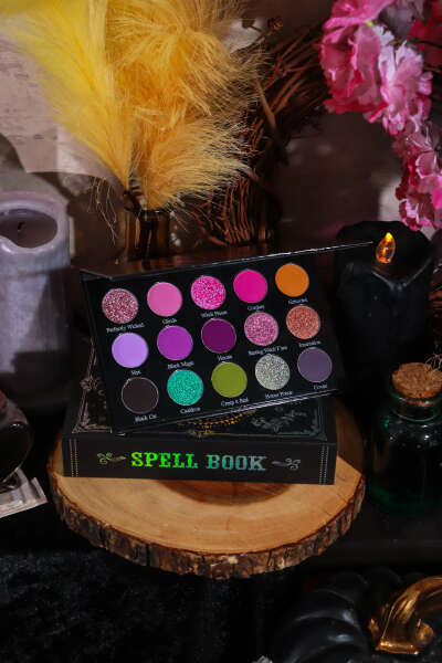 bellabeautébar LLC - Basic Witch Eyeshadow Palette