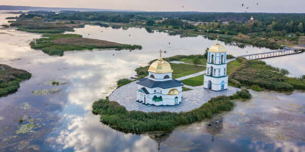 Тур к затопленной церкви и днепровским кручам для двоих