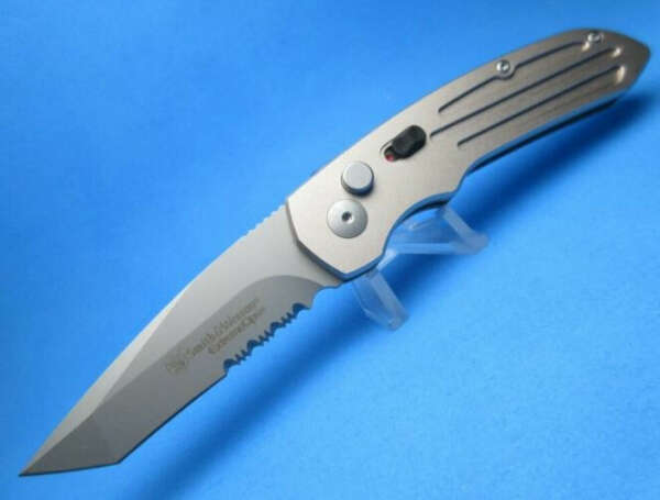 Smith & Wesson SW50TS Switchblade