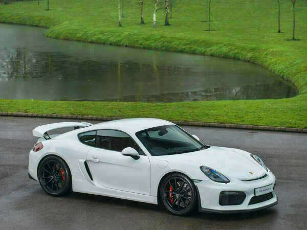 Porsche Cayman GT4