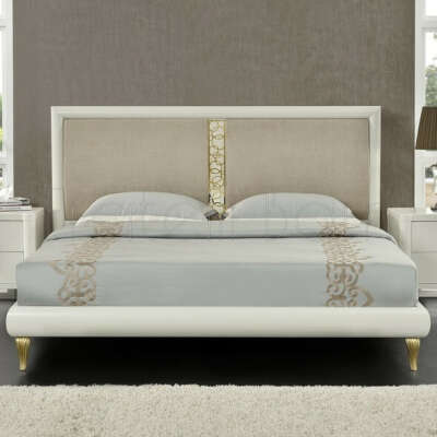 Кровать с решеткой, отделка шпон дуба в лаке цвета топленого молока, сусальное золото, ткань светло-серый велюр