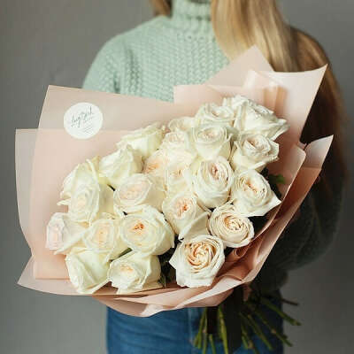 Пионовидные розы "White ohara"