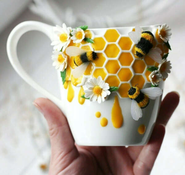 Красивые и красочные медовые кружки для уютного чаепития.