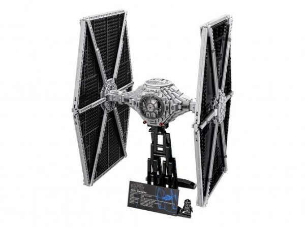 Истребитель TIE (TIE Fighter™)