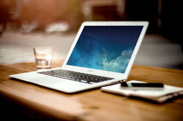 Apple MacBook