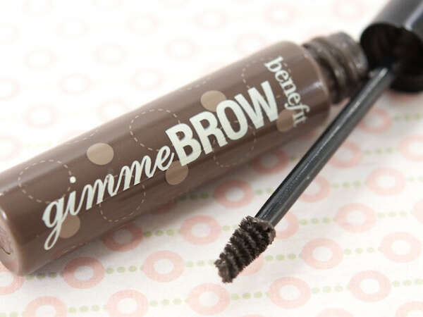 BENEFIT Гель с волокнами для увеличения объема бровей Gimme Brow