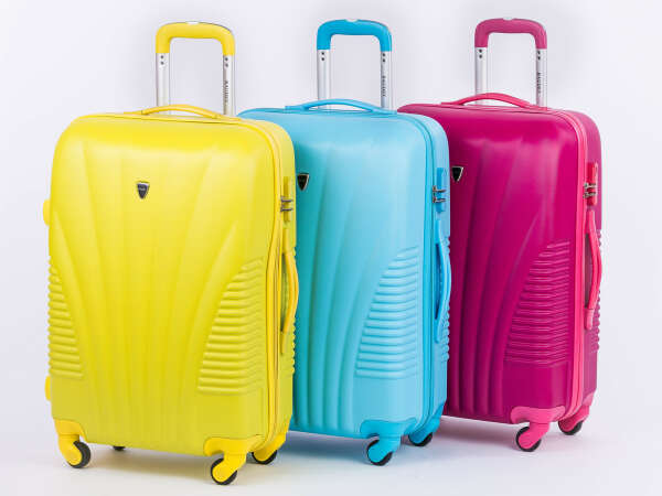 Цветной чемодан