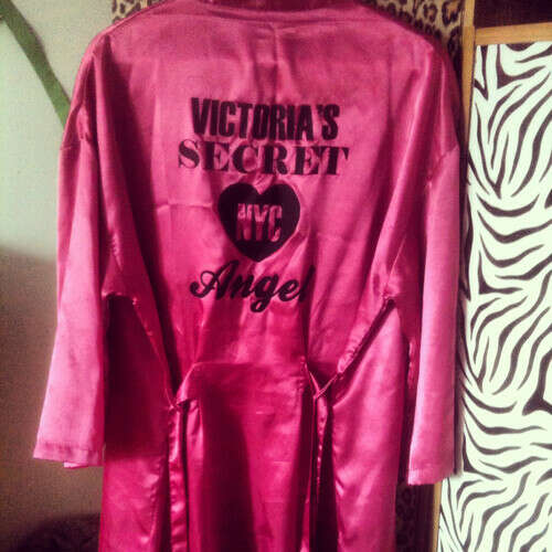 Victoria&#039;s secret 2008 robe (extremely rare)