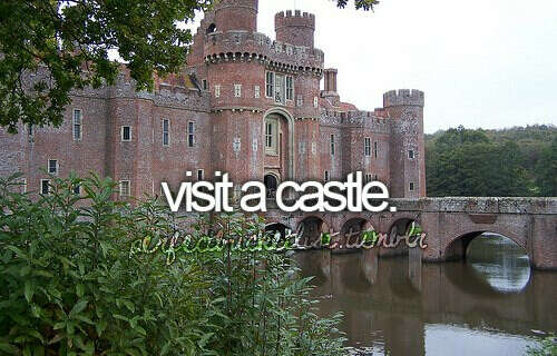 Посетить замок