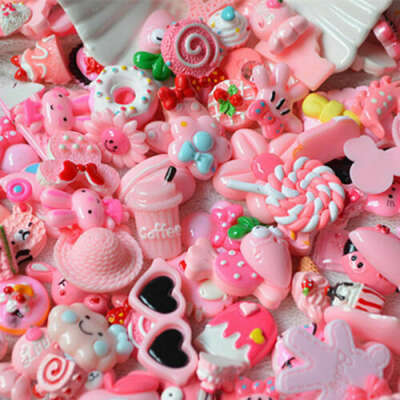 Розовые девчачьи предметы разные любые, особенно блестящие и пушистые