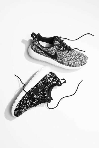 Nike Roshe Run sneakers