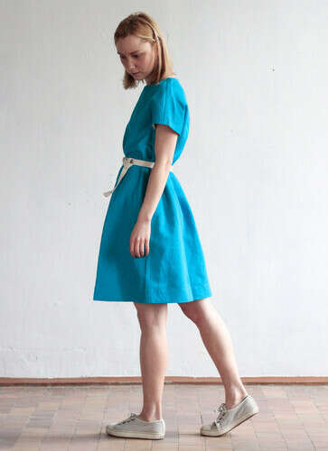 http://www.ustakustam.ru/shop/#!/Ярко-голубое-платье-силуэта-трапеция-с-коротким-рукавом/p/49707256/category=12563166