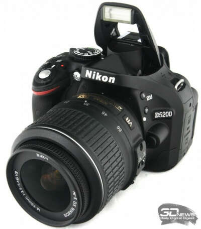 NIKON D5200