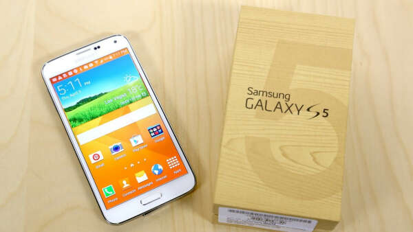 Samsung Galaxy S5 (белый)