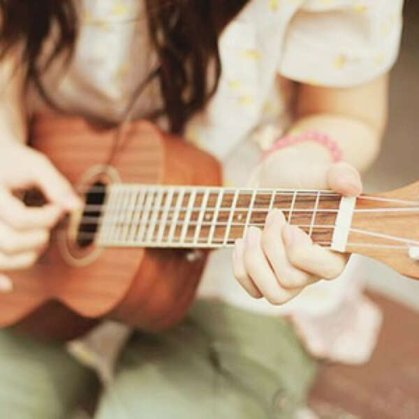 Learn to play ukulele