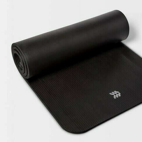 Yoga And Fitness Mat (любой хороший)