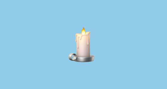 Эмодзи свечки. Смайлик со свечкой. Эмодзи свеча. Свечи "смайлы". Смайл свеча памяти.