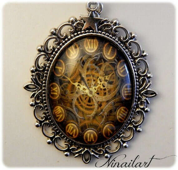 Collier Médaillon dôme de verre - &#039;&#039;Clock Steampunk&#039;&#039; : Collier par ninailart