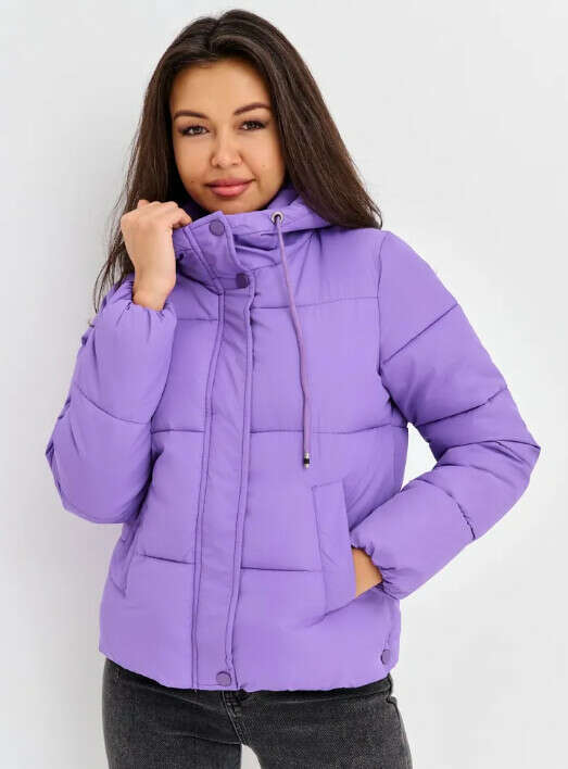 Куртка С КАПЮШОНОМ (можно не такой яркий цвет, но оттенок фиолетового)