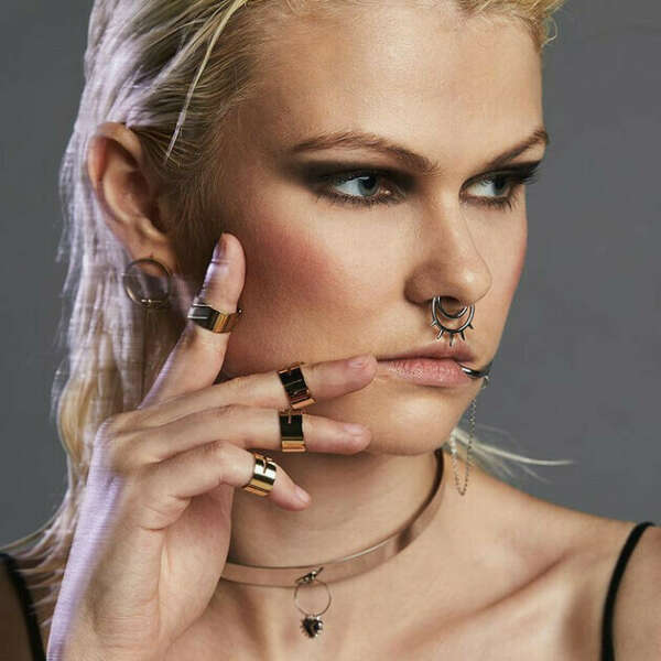 Black Heart Double Loop with Spikes Nose Ring