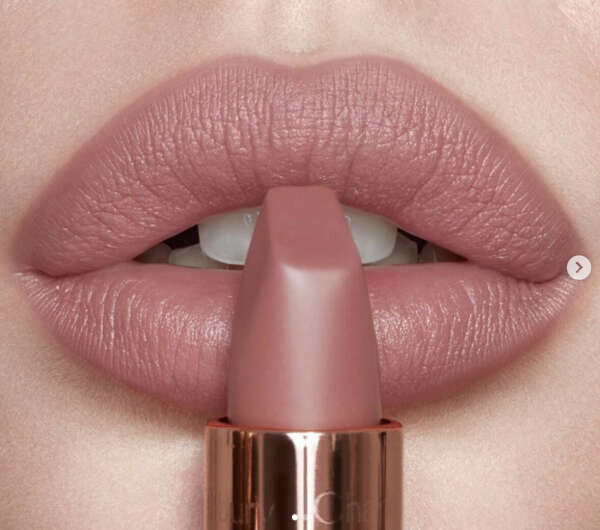 Помада Charlotte Tilbury , оттенок Pillow Talk