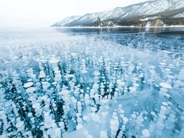Посетить Байкал зимой
