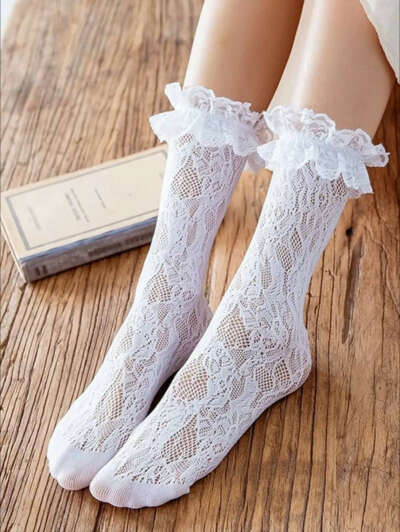 Красивые кружевные носочки