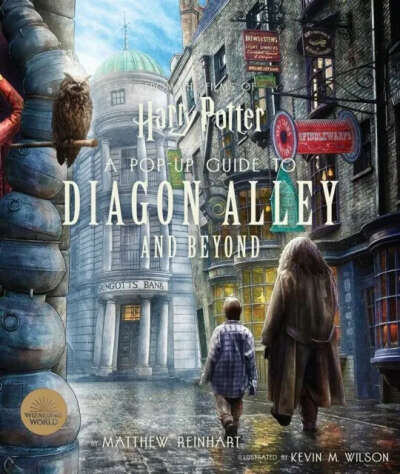 книга Harry Potter Diagon Alley