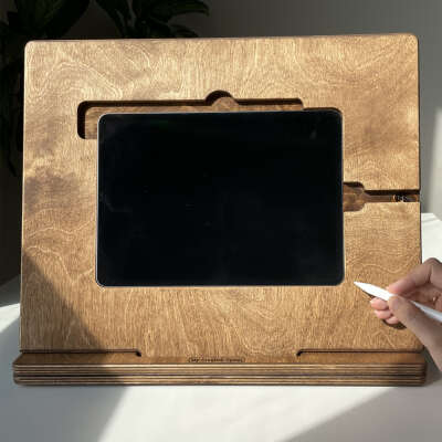 Для iPad Air и iPad Pro 11 коричневый с перфорацией