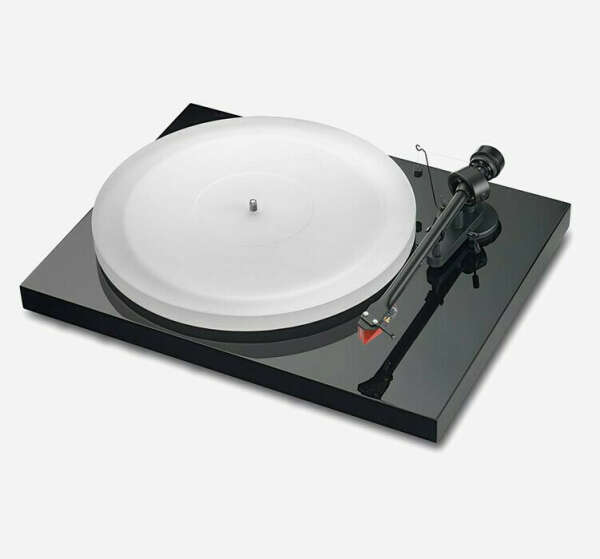 Проигрыватель винила Pro-Ject DEBUT III DC ESPRIT PIANO OM10