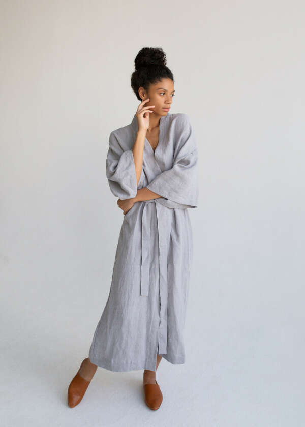 Халат-кимоно из умягченного льна stone washed светло-серый