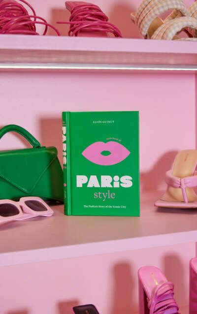 Little Book of Paris Style: The Fashion Story of the Iconic City