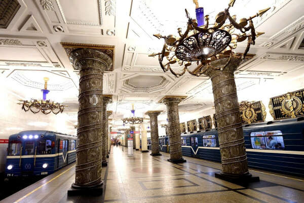 посмотреть все станции метро в Питере