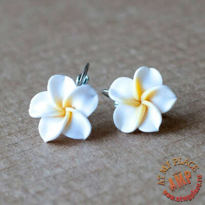 Серьги "Белый цветок Франжипани"