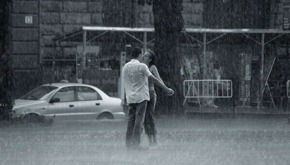 to kiss under the rain