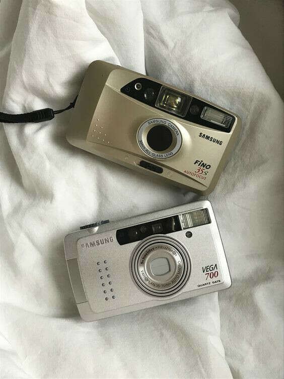 Компактный плёночный фотоаппарат
