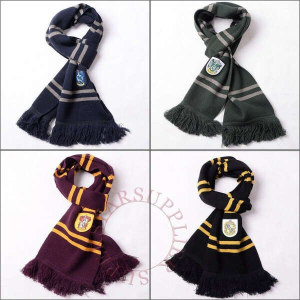 NWT Harry Potter Gryffindor/Slytherin/Hufflepuff/Ravenclaw thick Crest Scarf Cos