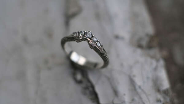 Кольцо "Змеи c камнями" от Kate Snap