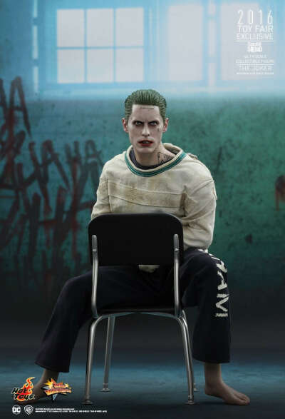 Hot Toys : Suicide Squad - The Joker (Arkham Asylum Version) 1/6th scale Collectible Figure